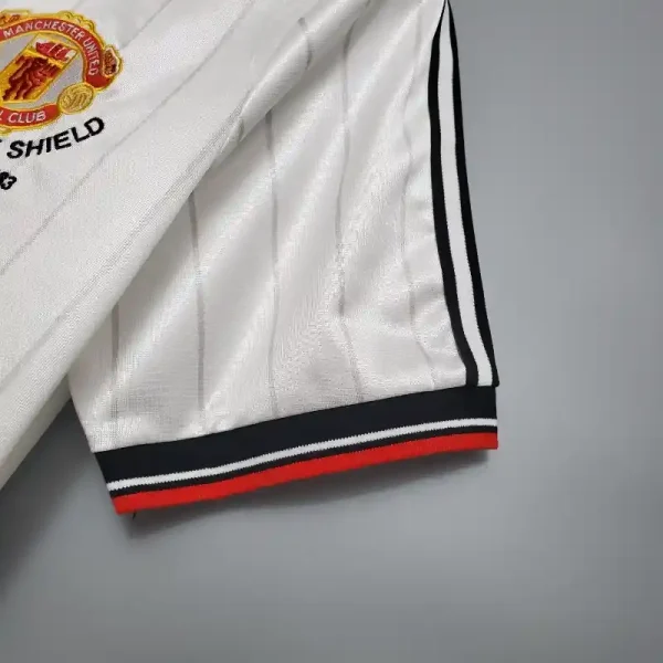 1983 Manchester United Jersey retro kit - Image 2