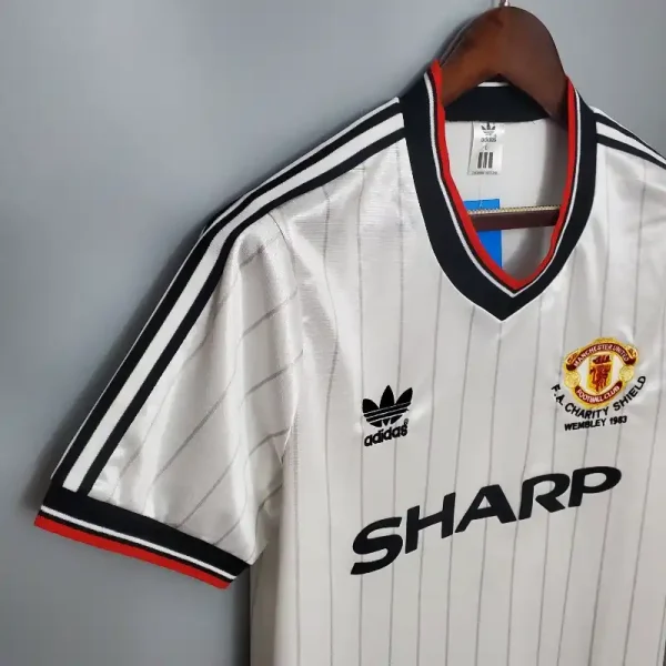 1983 Manchester United Jersey retro kit - Image 5