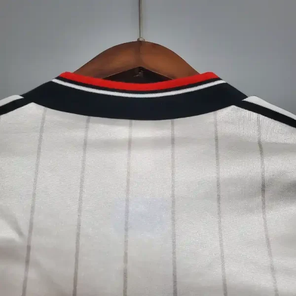 1983 Manchester United Jersey retro kit - Image 7