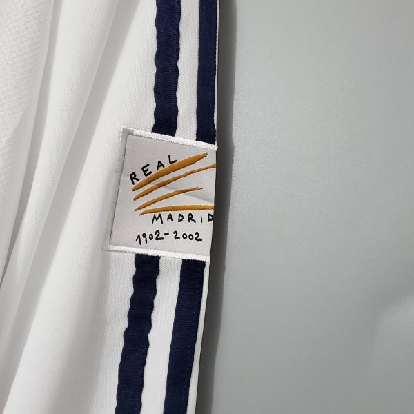 2001-2002 Real Madrid home retro kit Long Sleeves - Image 3