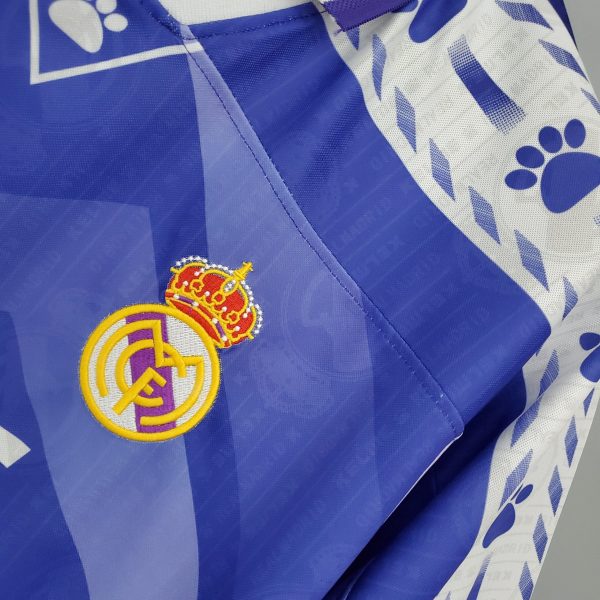 1996-1997 Real Madrid Away kit - Image 5