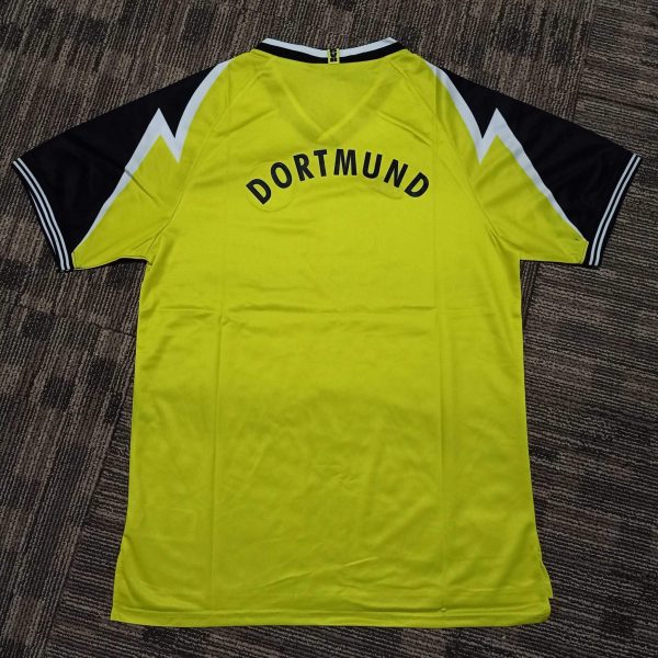 1995-1996 Borussia Dortmund Home kit - Image 2