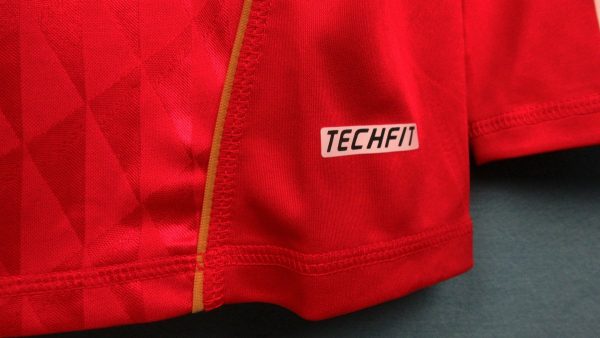 2010-2011 Liverpool Home kit long sleeve - Image 4