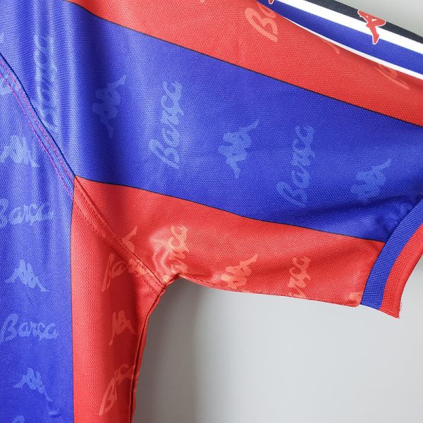 1996/97 Barcelona Home kit - Image 4