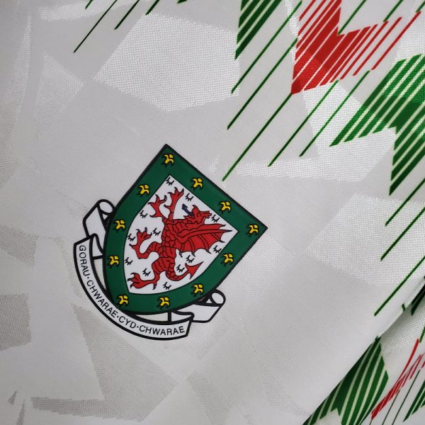 1990-1992 Wales away kit - Image 6