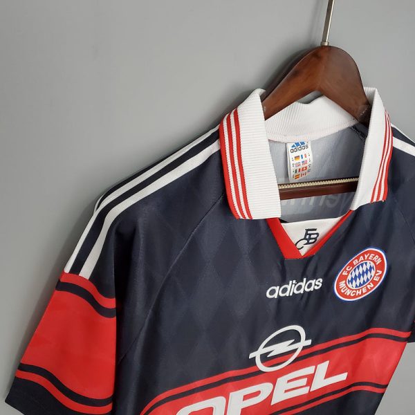 1997/99 Bayern Munich kit - Image 6