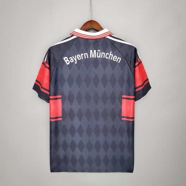 1997/99 Bayern Munich kit - Image 2