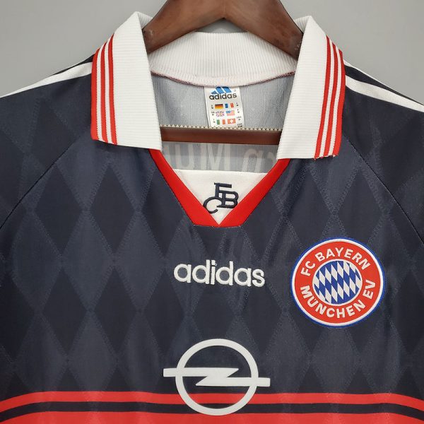 1997/99 Bayern Munich kit - Image 8
