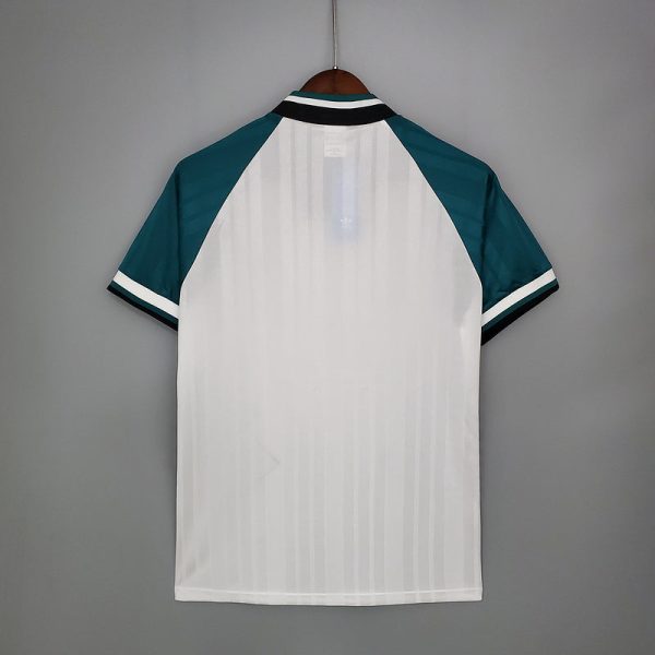 1993/95 Liverpool away - Image 2