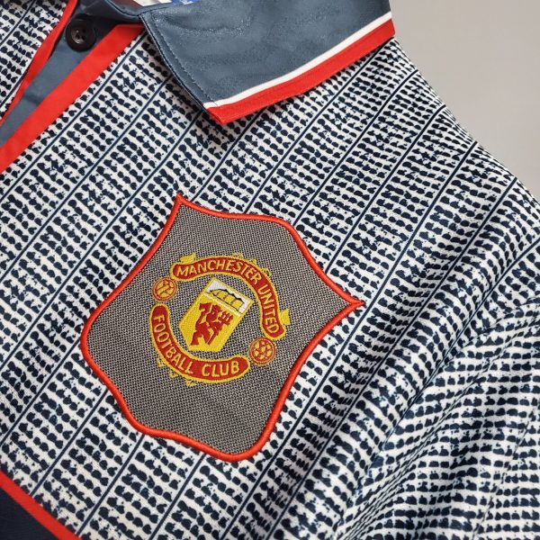 1995-1996 Man United Home retro kit - Image 2