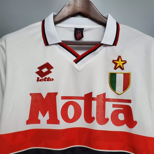 1993-1994 AC Milan away retro kit - Image 5