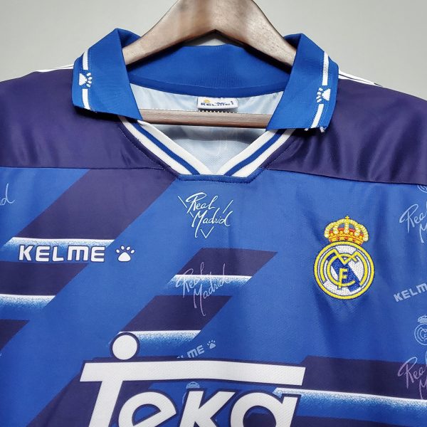 1994-1996 Real Madrid away retro kit - Image 4