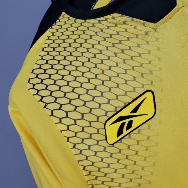 2004-2005 Liverpool Away retro shirt - Image 4