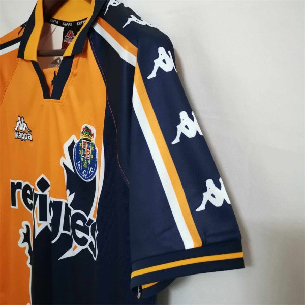 1997-98 FC Porto Home kit - Image 6
