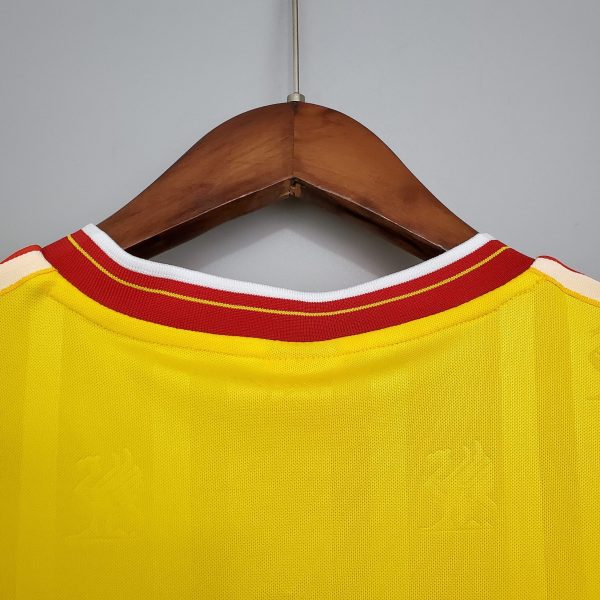 1985-1986 Liverpool Yellow away kit - Image 3