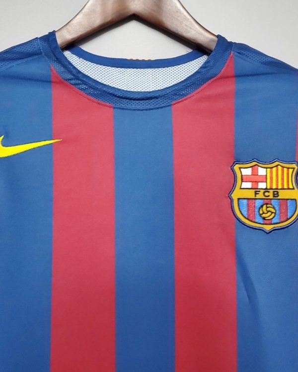 2005-2006 Barcelona home retro kit - Image 3