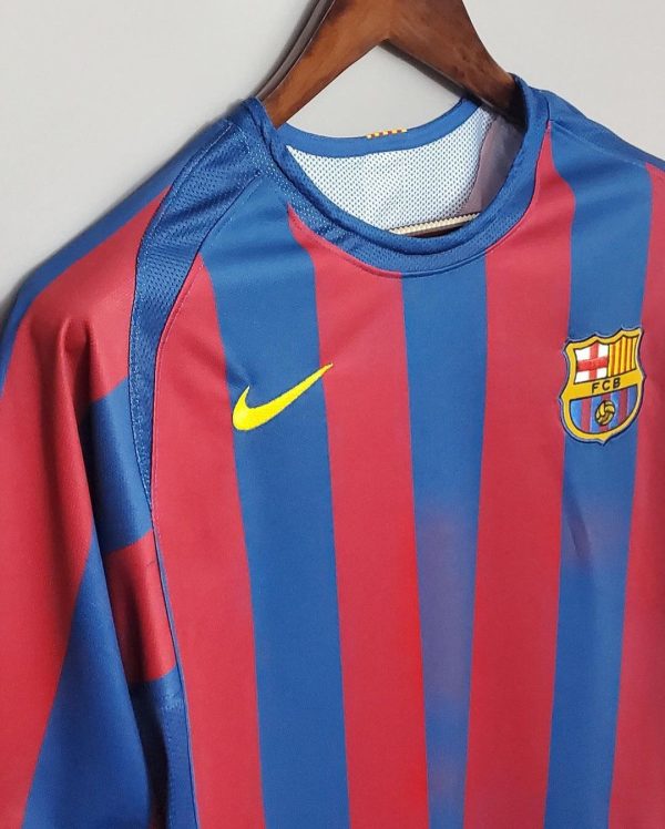 2005-2006 Barcelona home retro kit - Image 2